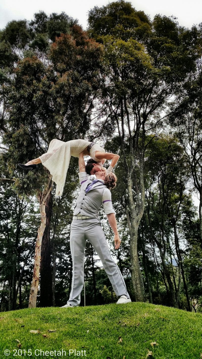 Cheetah Platt Rhian Woodyard Akrobatenpaar Weltreise Hochzeit