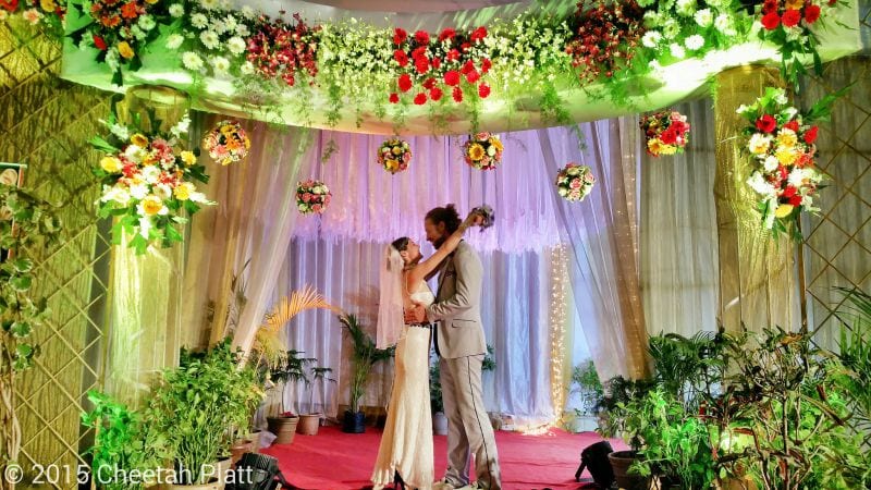 Cheetah Platt Rhian Woodyard Akrobatenpaar Weltreise Hochzeit