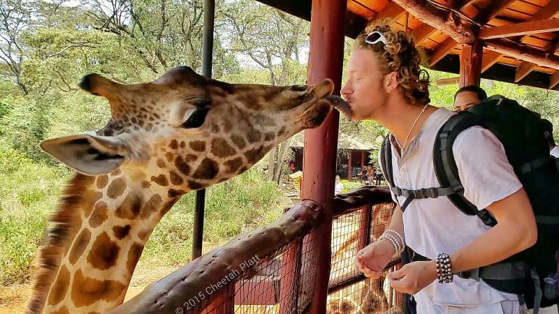 Cheetah Platt Rhian Woodyard Akrobatenpaar Weltreise Hochzeit