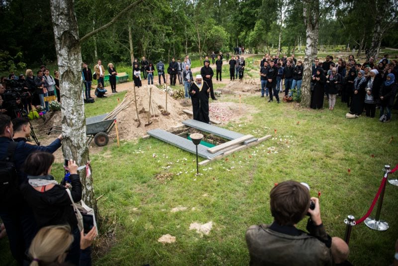 Die Toten kommen Beerdigung