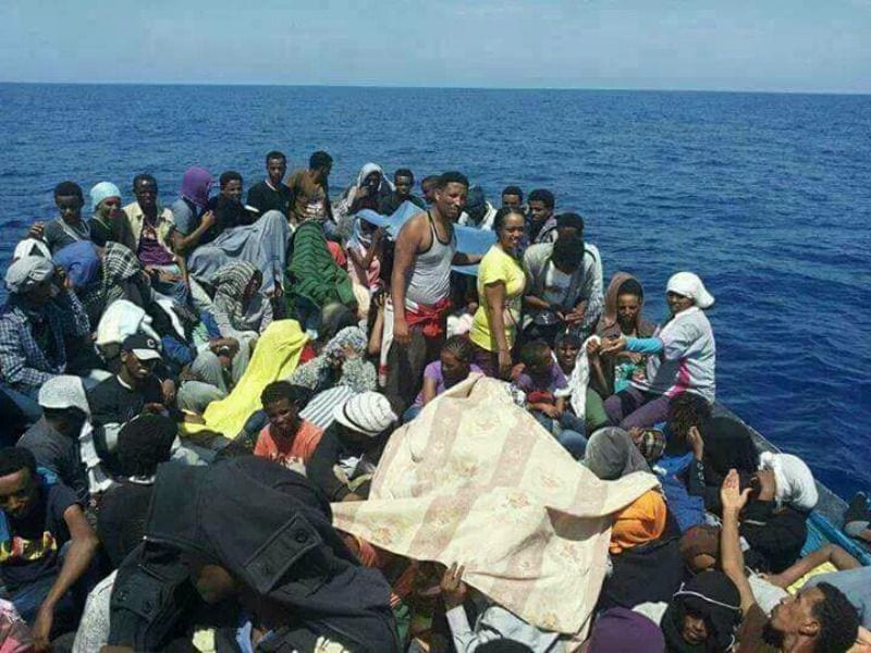 Eritreische Flüchtlinge auf dem Mittelmeer
