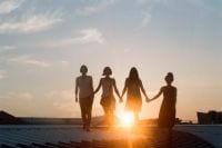 Individualität Mit Dem Strom Schwimmen