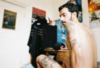 Fotografie Tinder George Downing Mann nackt in Bett