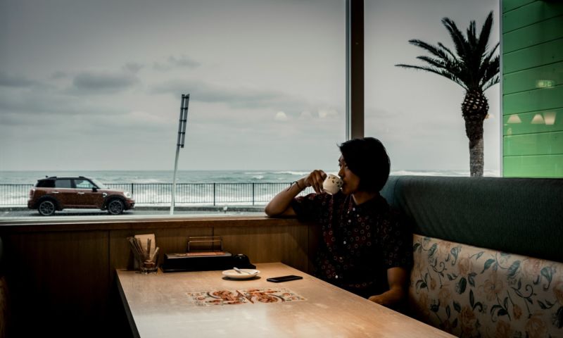 Jet Akira Japan Tee Kaffee Bar Strand Wasser Meer