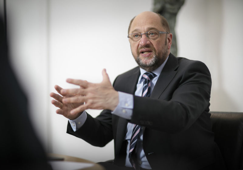 Kanzlerkandidat Martin Schulz von der SPD im Interview mit Philipp Pander von ZEITjUNG