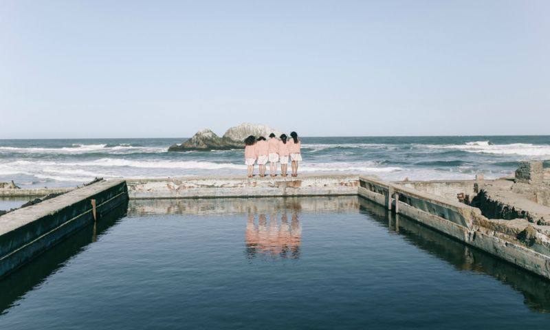 Diane Villadsen 5 of a kind Fotografie 5 Frauen gleiche Outfits