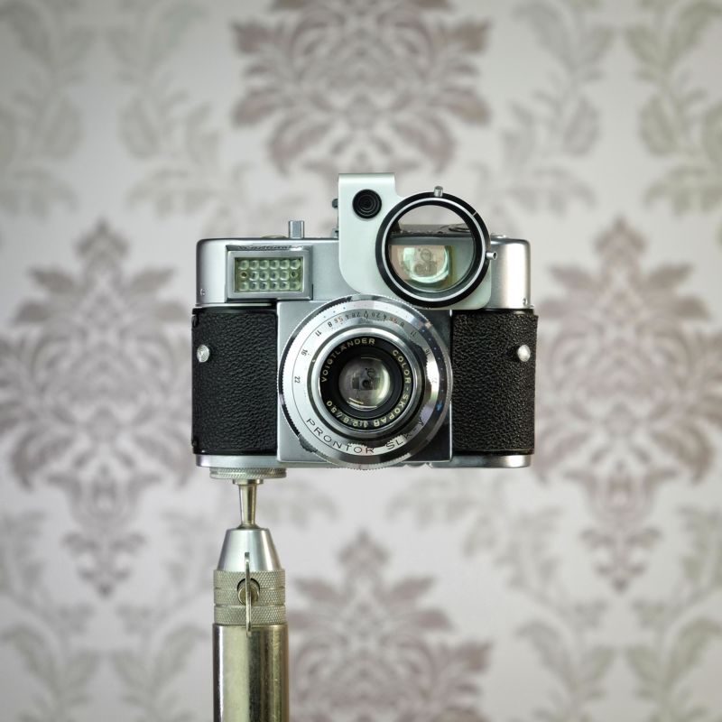 Voigtländer Proxirect Kamera CameraSelfies Tapete Bunt Stativ Jürgen Novotny