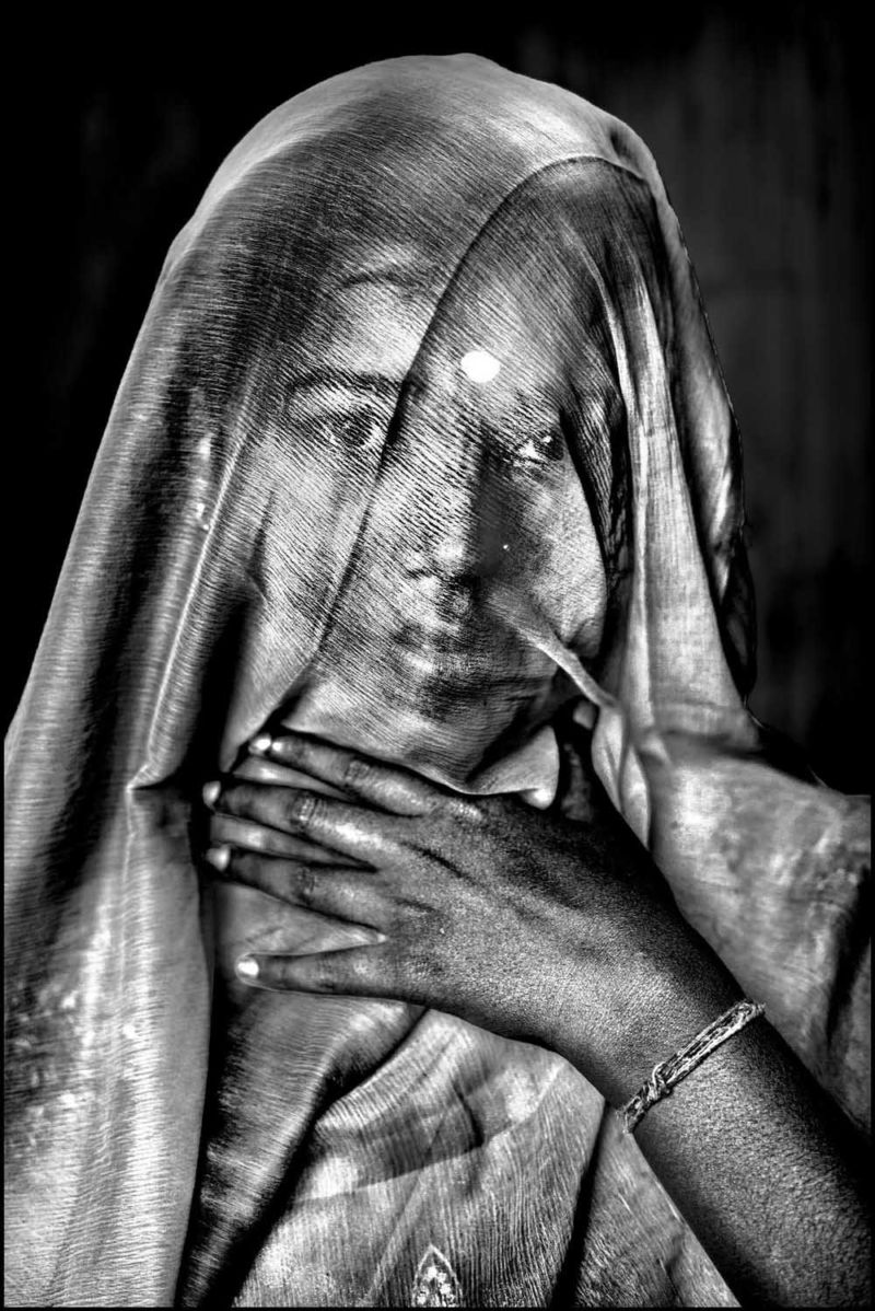 Tuch Kopf Inderin Schwarz Weiß