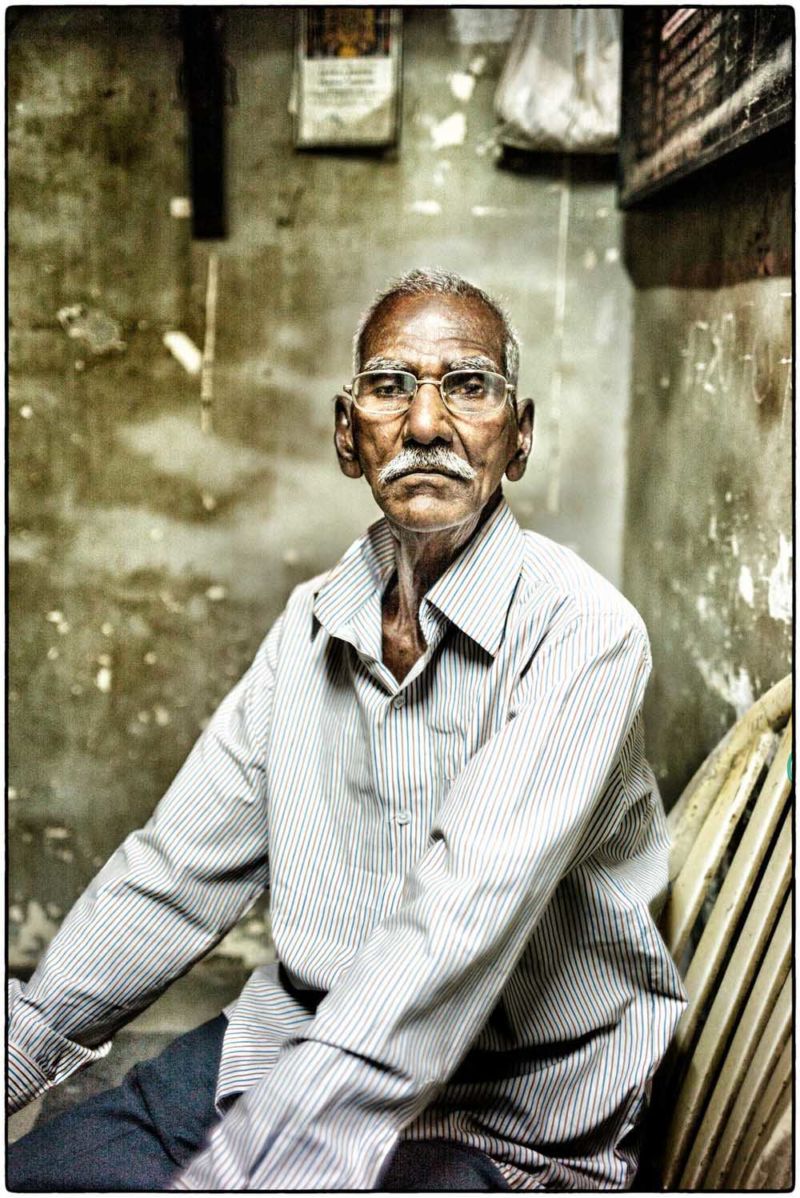 Inder Mann dünn Hemd