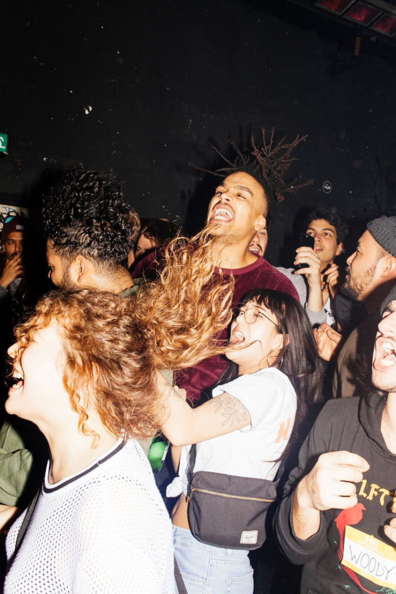 Haare fliegen Party Tanzen Musik Spaß