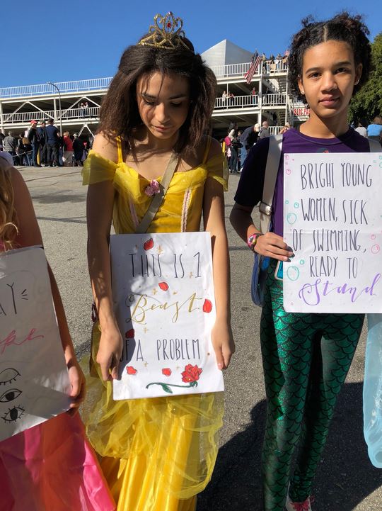 Women's March Los Angeles Protest Teenagerinnen Disney Prinzessinnen