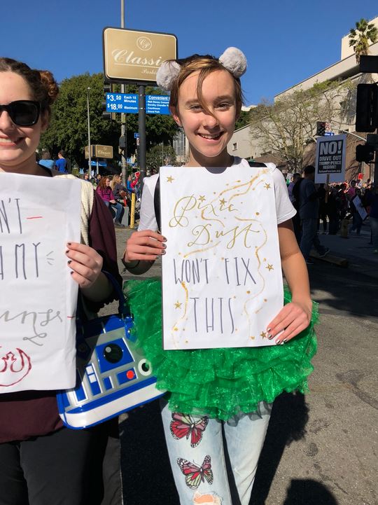 Disney Prinzessin Women's March Los Angeles Mädchen Teenager Protest Bewegung #metoo