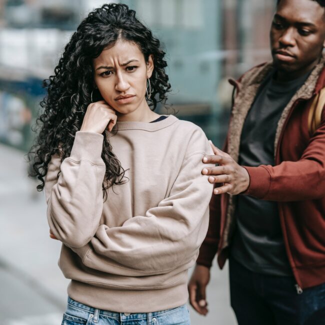 Mann und Frau bei einem Streit