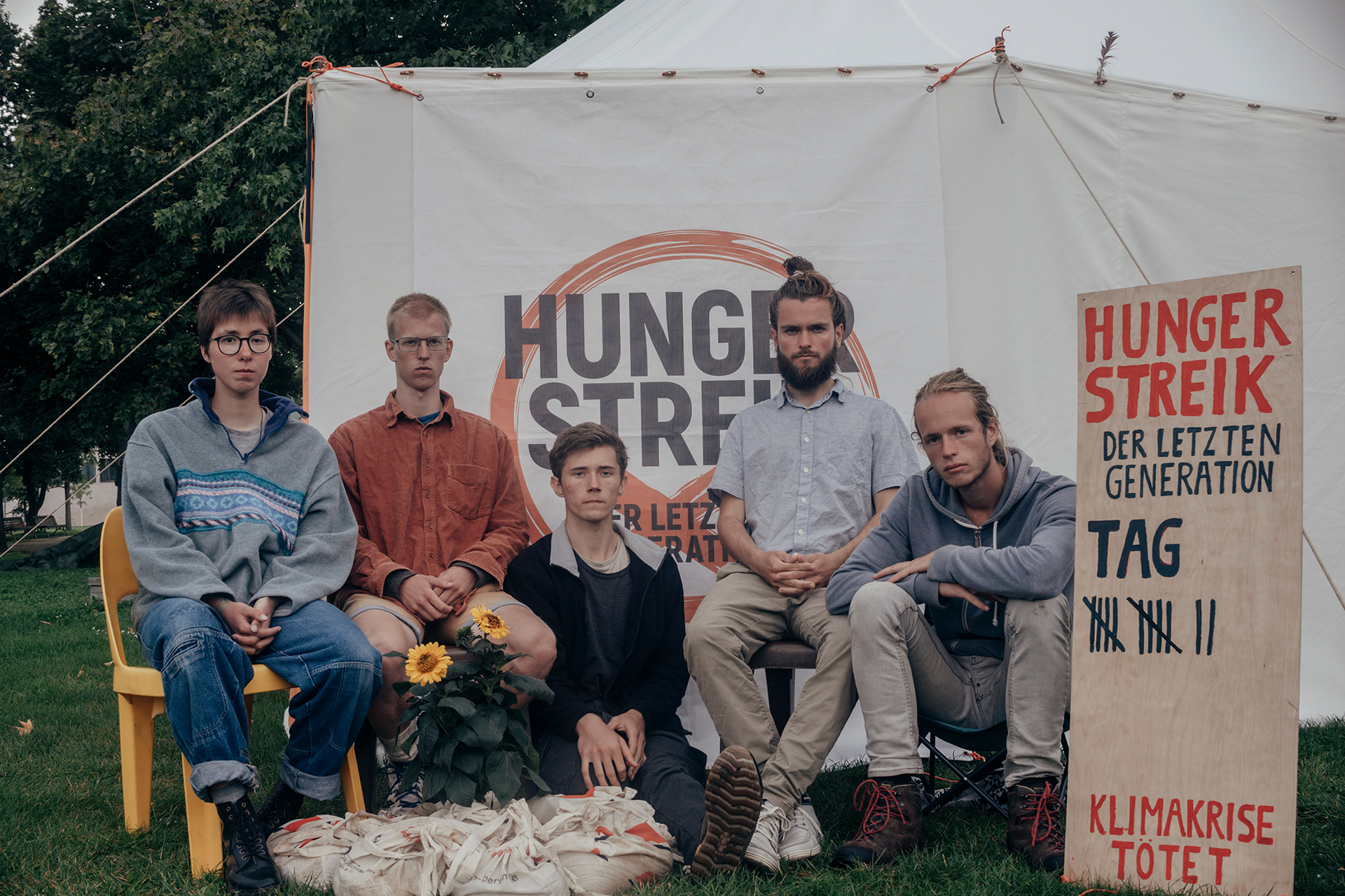 Fünf junge Erwachsene hungern für das Klima. Bild: Hungerstreik21