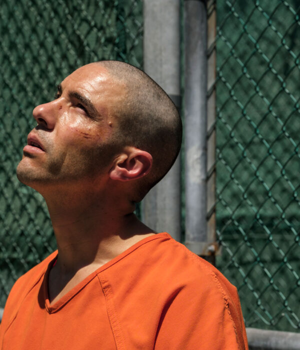 Besteht noch Hoffnung für Mohamedou Ould Slahi (Tahar Rahim) in Guantanamo? Bild: © TOBIS Film GmbH
