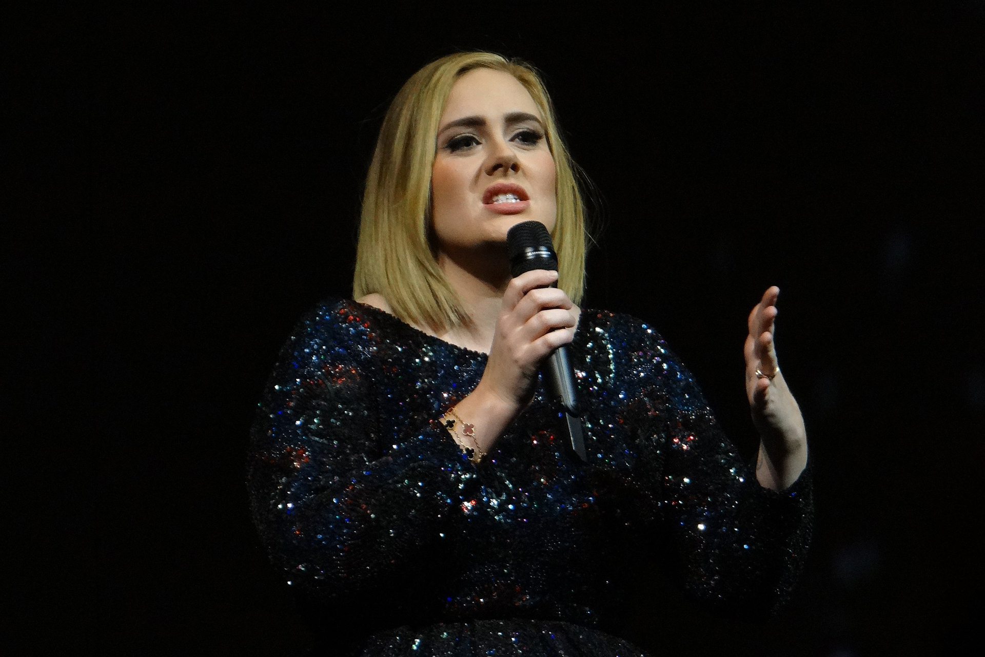 Adele auf einem Konzert in Nashville 2016. Bild: Wikimedia