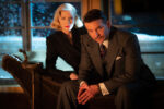Hochstapler Stanton 'Stan' Carlisle (Bradley Cooper) zusammen mit Psychiaterin Lilith Ritter (Cate Blanchett).