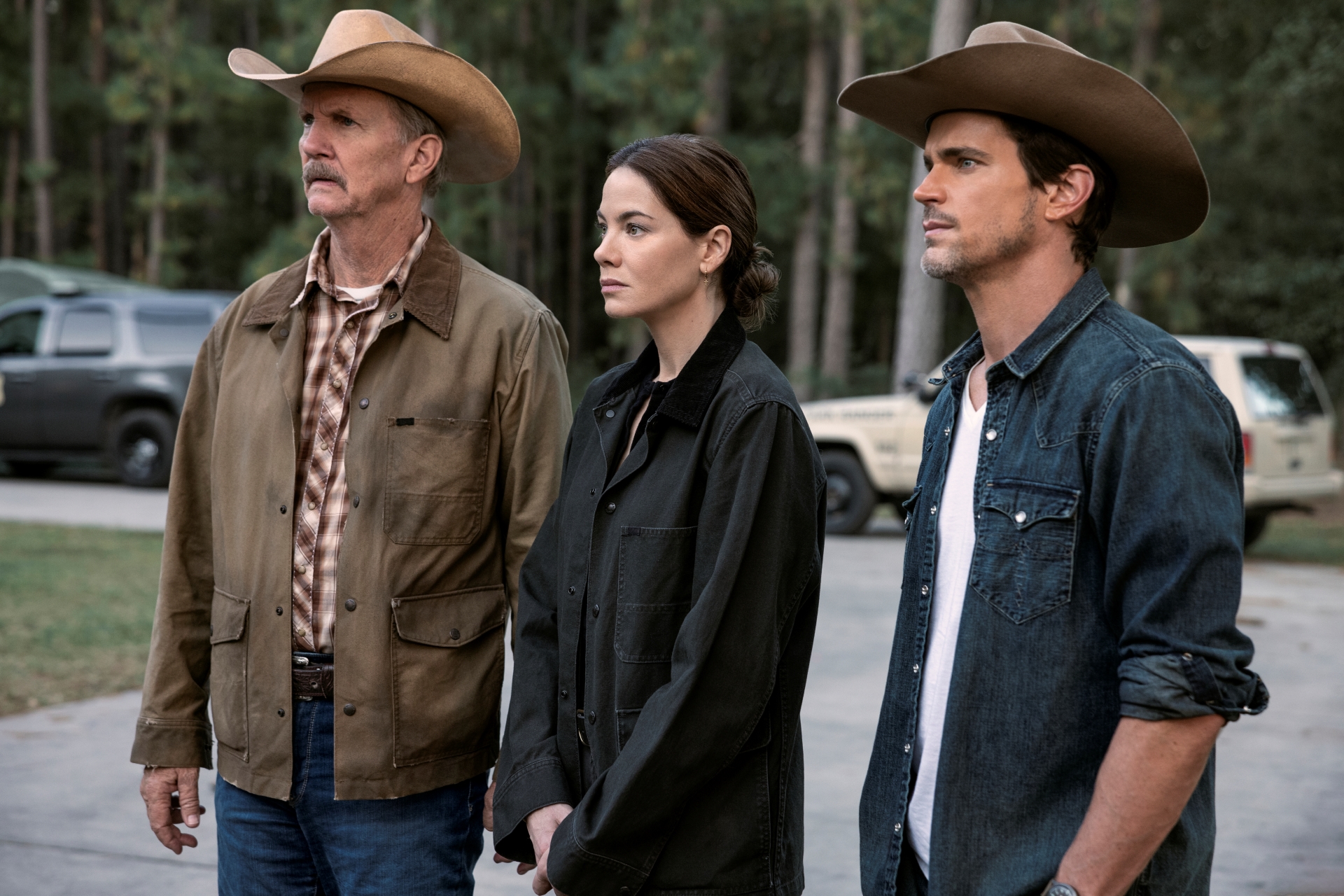 Echoes. (L to R) Michael O'Neill as Victor, Michelle Monaghan as Gina McCleary, Matt Bomer as Jack in episode 101 of Echoes. Cr. Jackson Lee Davis/Netflix © 2022