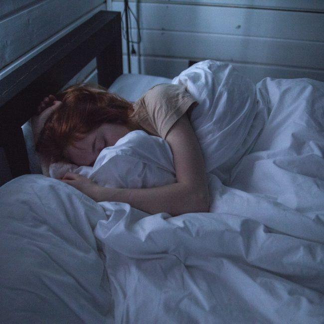 Bei der Schlafparalyse ist einem die Lähmung bewusst