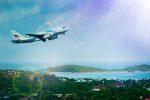Flugzeug über dem Meer