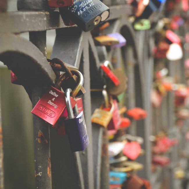 Schlösser mit Namen graviert