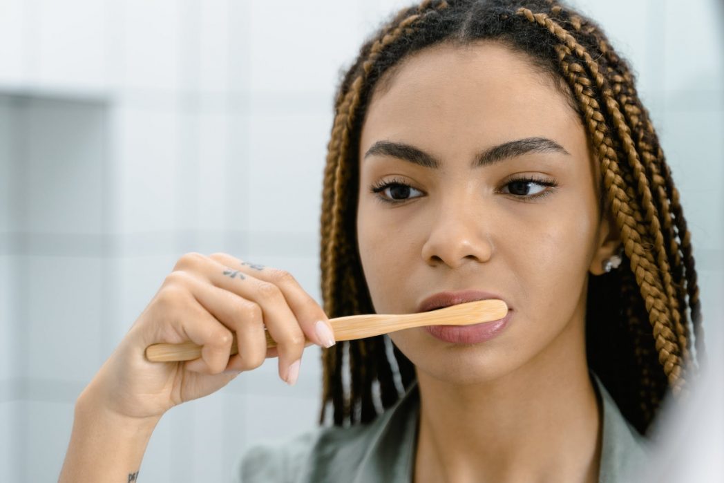 Mythos 10: Zähneputzen direkt nach jeder Mahlzeit ist optimal