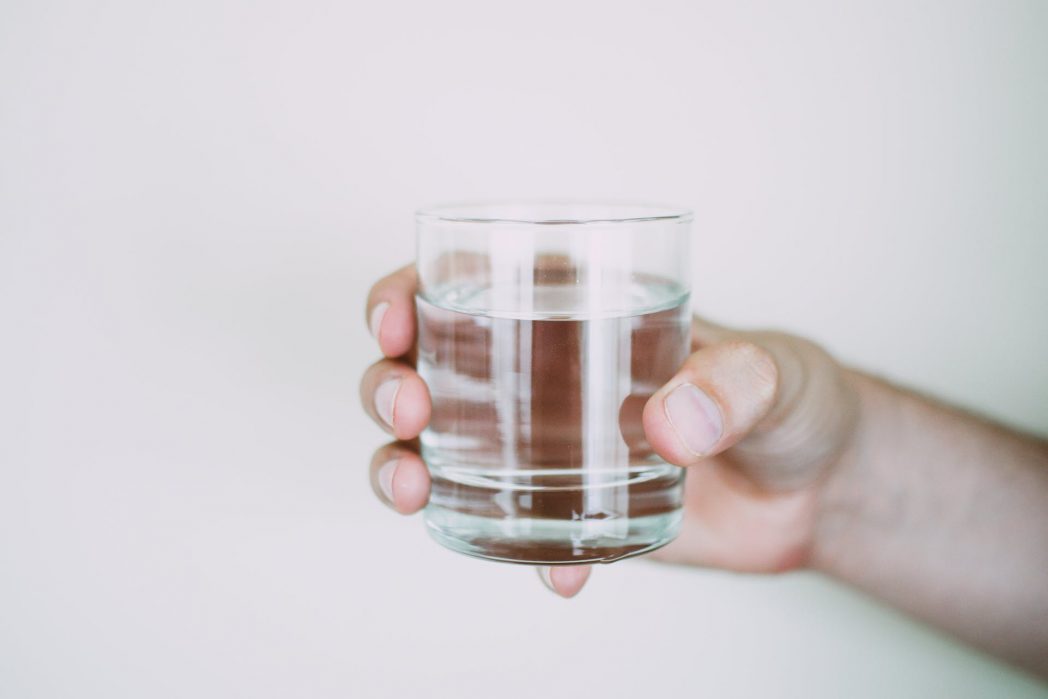 Mythos 1: Trinken Sie so viel Wasser wie möglich
